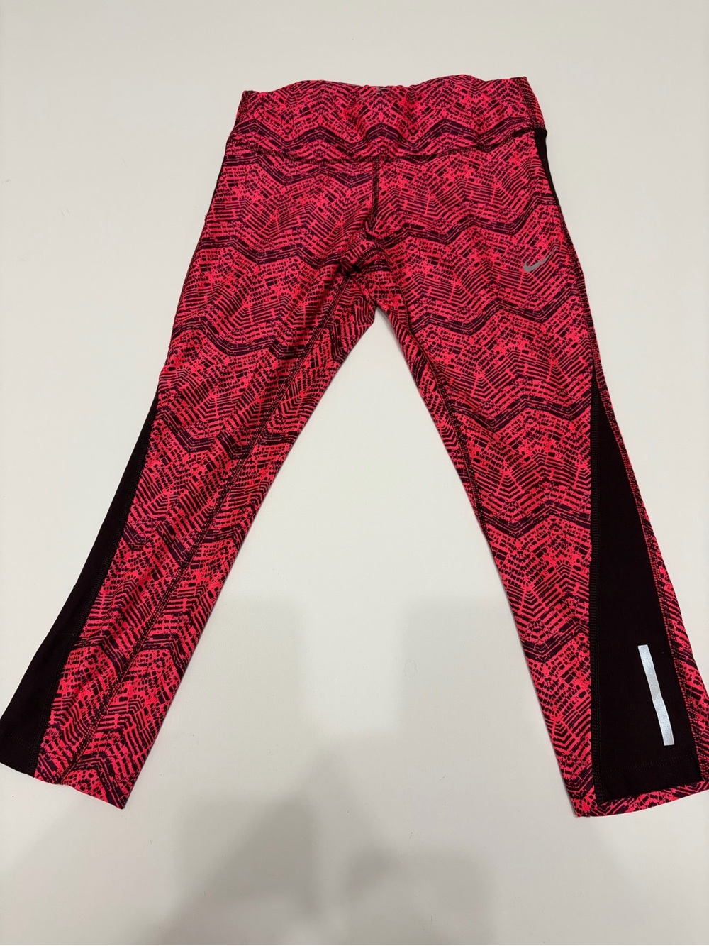Nike Women’s Pink Patterned Athletic Leggings with Black Side Panels Small